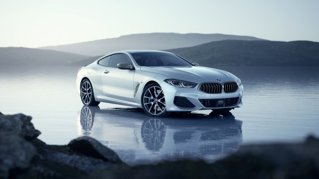 BMW 850i Luxury Sedan