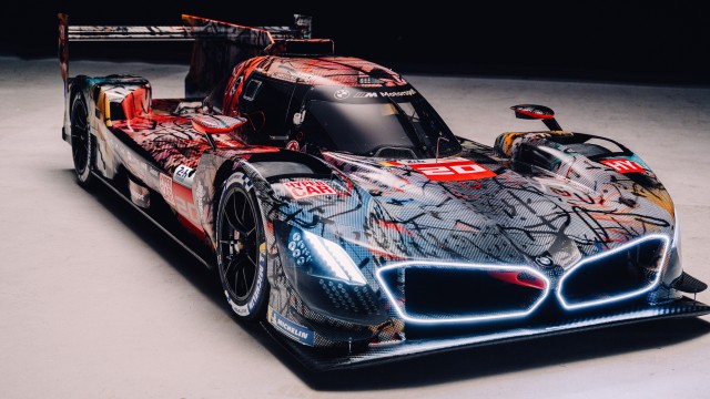 BMW M Hybrid V8 Art Car
