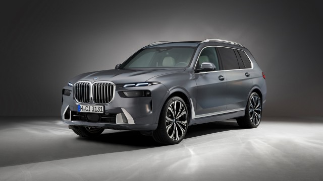 BMW X7 xDrive40i Luxury SUV