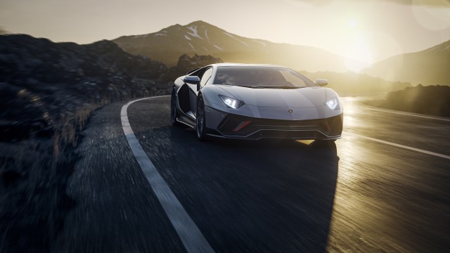 Lamborghini Aventador LP 780-4 Ultimae Highway