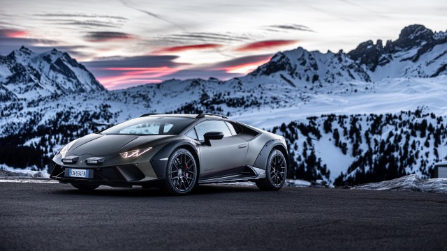 Lamborghini Huracan Sterrato Outdoor