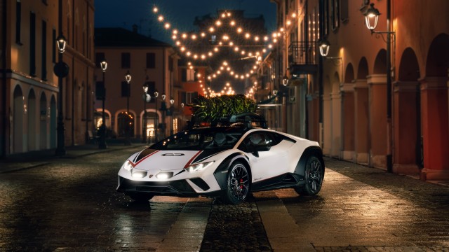 Lamborghini Huracán Tecnica Christmas Eve