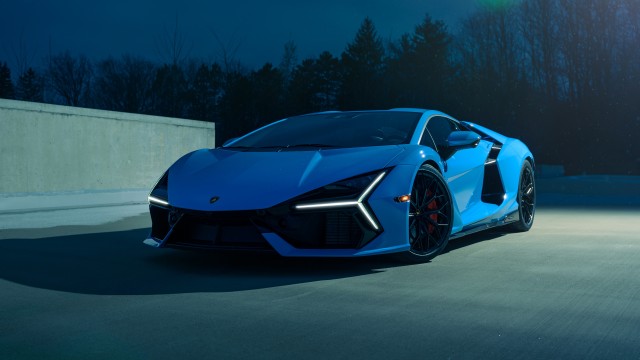 Lamborghini Revuelto Blu Eleos