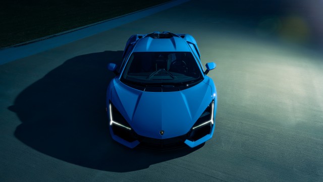 Lamborghini Revuelto Blue