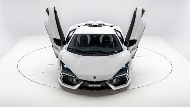 Lamborghini Revuelto White aesthetic