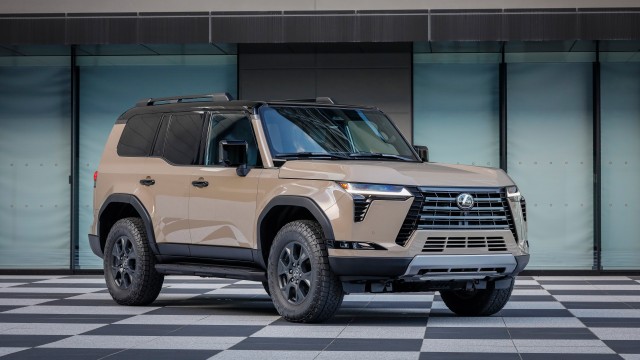 Lexus GX 550 Overtrail Off-Road SUV