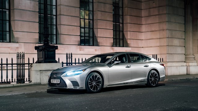 Lexus LS 500h 2021