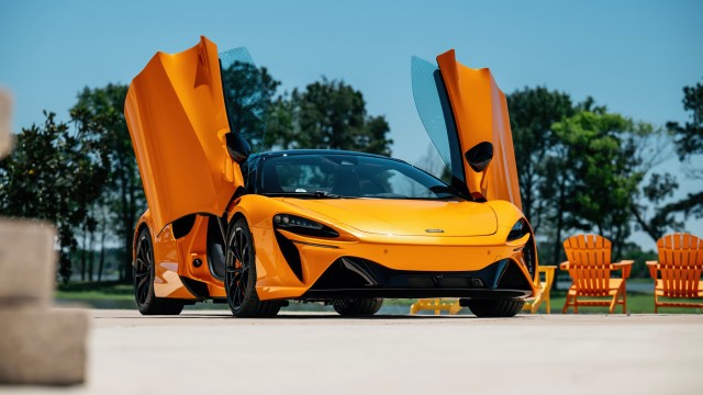 McLaren Artura Spider 2025
