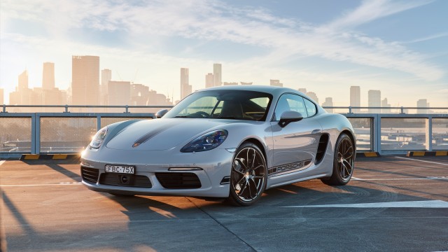 Porsche 718 Cayman 2023