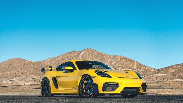 Porsche 718 Cayman GT4 RS 2022