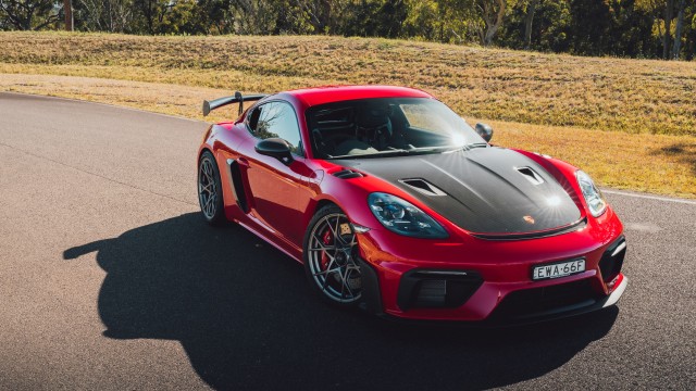 Porsche 718 Cayman GT4 RS Weissach package