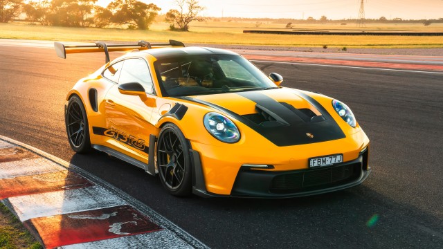 Porsche 911 GT3 RS Weissach Package Track