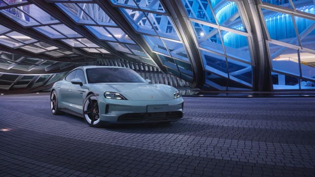 Porsche Taycan 4 2024