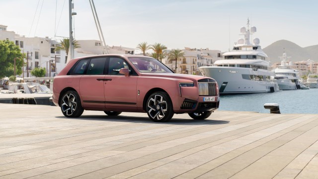 Rolls-Royce Cullinan Black Badge 2024