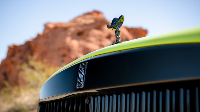 Rolls-Royce Spirit of Ecstasy 2024