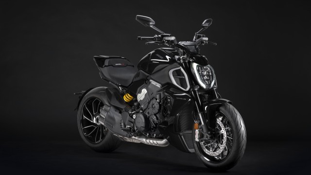 Ducati Diavel V4 2023