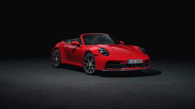 Porsche 911 Carrera Cabriolet 2024
