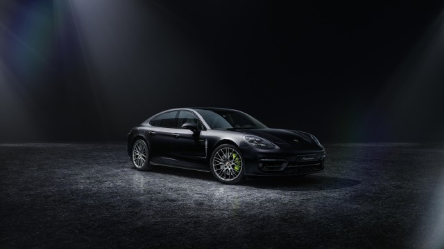 Porsche Panamera 4 E-Hybrid Platinum Edition