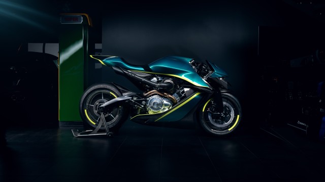 Aston Martin AMB 001 Pro Dark aesthetic