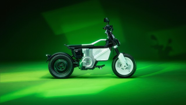 BMW CE 02 by MINI Design 2025