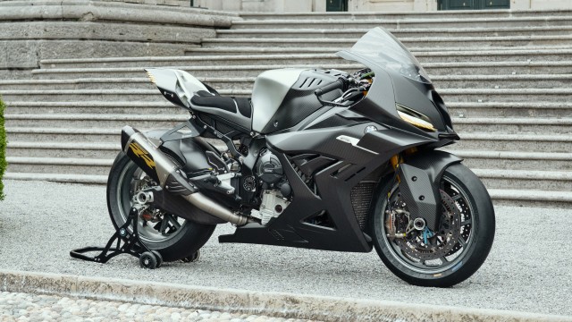 BMW Motorrad Concept RR Vertical