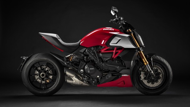 Ducati Diavel 1260 S Cruiser motorcycle