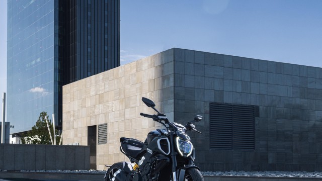 Ducati Diavel V4 Sport cruiser