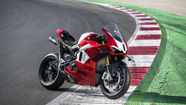 Ducati Panigale V4 R Race track