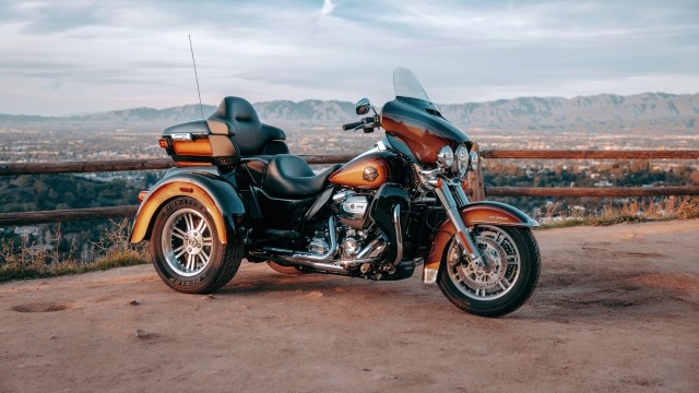 Harley-Davidson FLHTCUTG Tri Glide Ultra