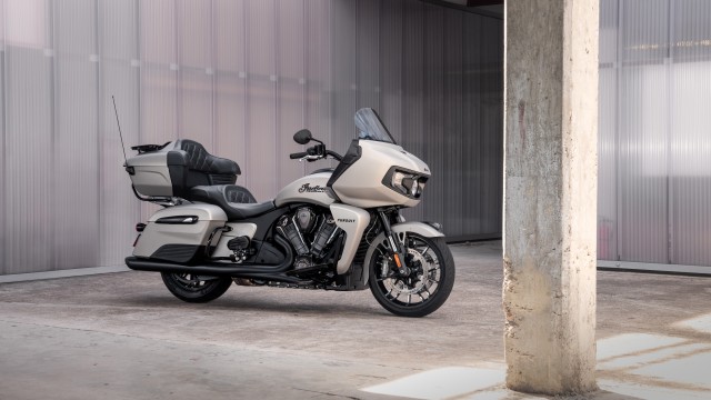 Indian Motorcycle Pursuit 2022