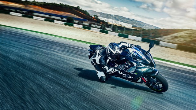 Kawasaki Ninja ZX-10R Winter Test Edition