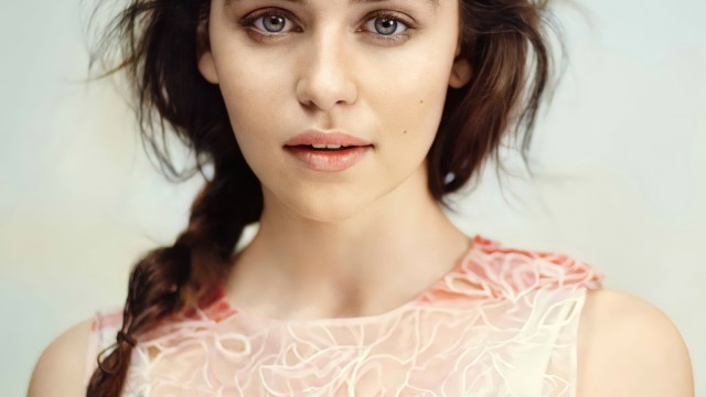 Emilia Clarke 5K Phone