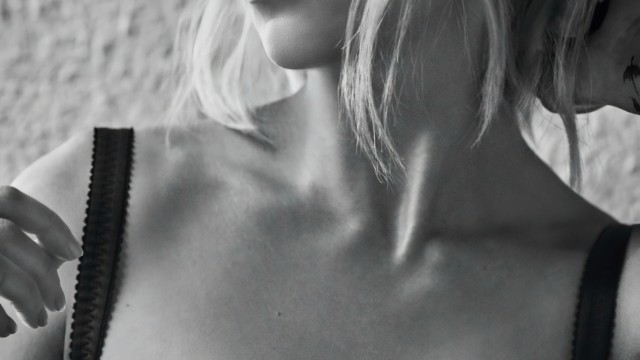 Emilia Clarke Monochrome