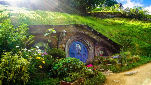 Hobbiton Movie Set New Zealand