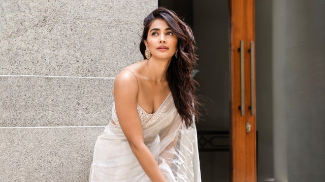 Pooja Hegde White saree