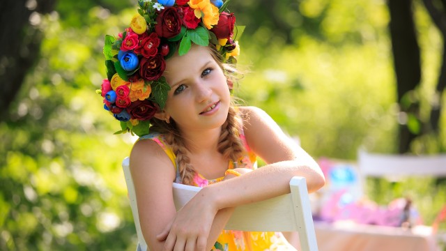 Smiling girl Flower Wreath