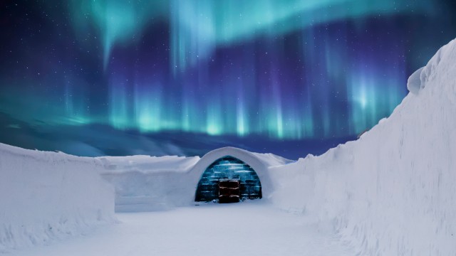 Aurora Borealis Igloo