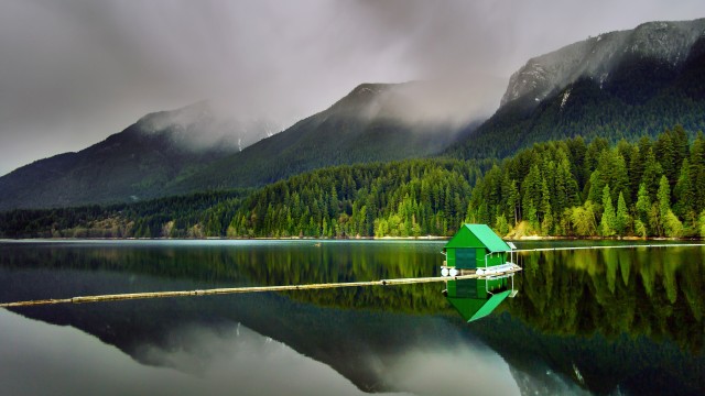 Floating Cabin Capilano Lake