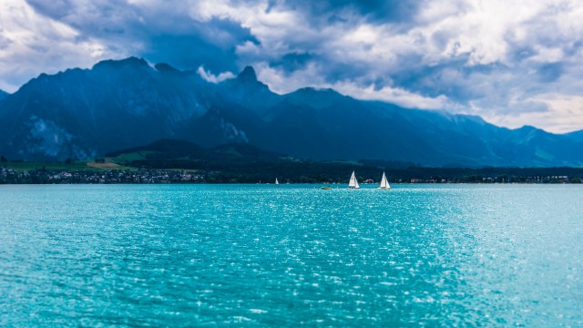 Lake Thun Mountains