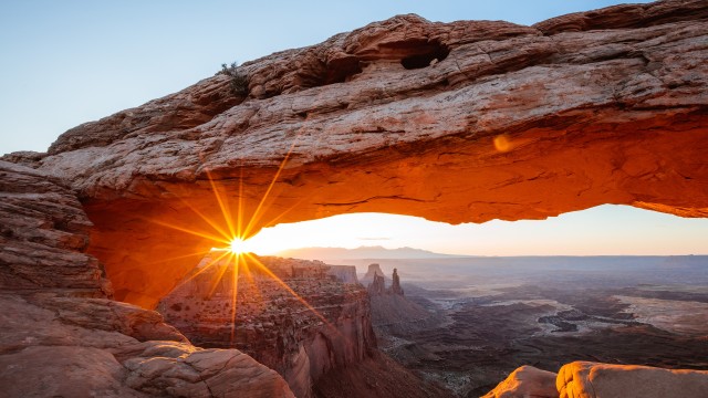 Mesa Arch Tourist attraction