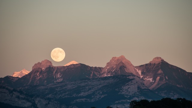 Mountains Moon