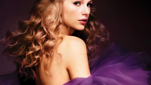 Beautiful singer Taylor Swift