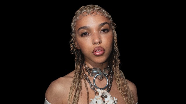 FKA twigs AMOLED