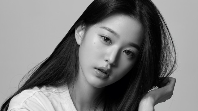 Jang Wonyoung Monochrome