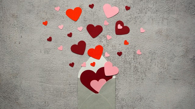 Red hearts Paper hearts