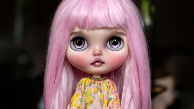 Pink hair Blythe doll
