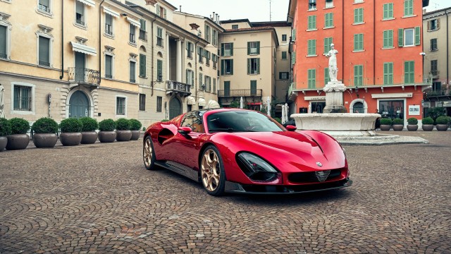 Alfa Romeo 33 Stradale Italy