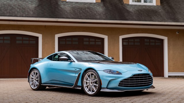 Aston Martin V12 Vantage 2024
