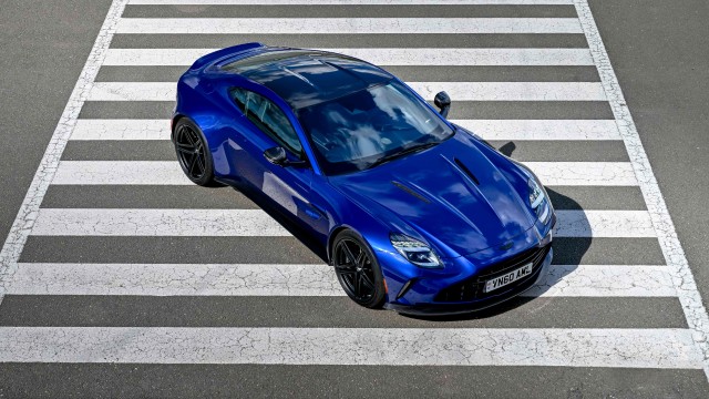 Aston Martin Vantage 2025