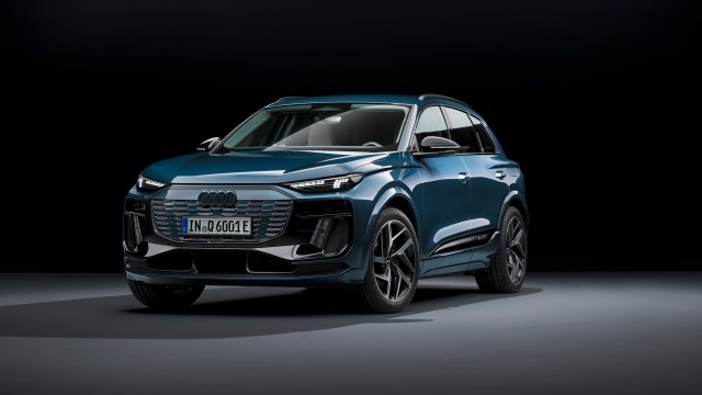 Audi Q6 e-tron quattro S line 2024